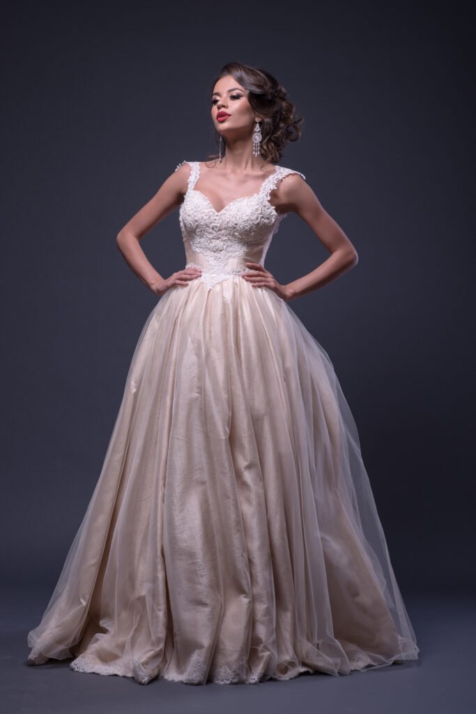 Theorrose rochii de mireasa mirese bridals nunta wedding dress designr Oradea Cluj Timisoara Arad Baia-Mare Satu-Mare Salaj Debrecen Budapest (100)